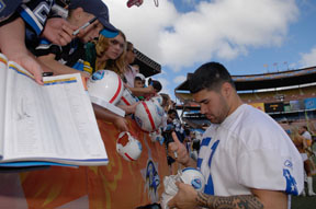 Lofa Tatupu and Fans